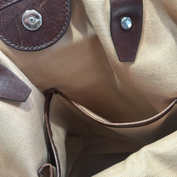 Last Price drop!!Burberry Shoulder Tote bag. - Picture 8 of 13